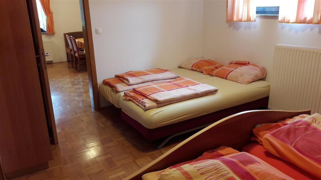 Ferienwohnung Tourist Farm Škrbina Otočec Exterior foto