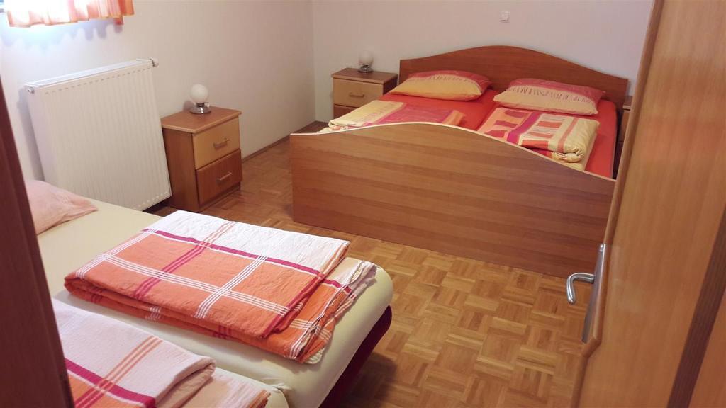 Ferienwohnung Tourist Farm Škrbina Otočec Exterior foto