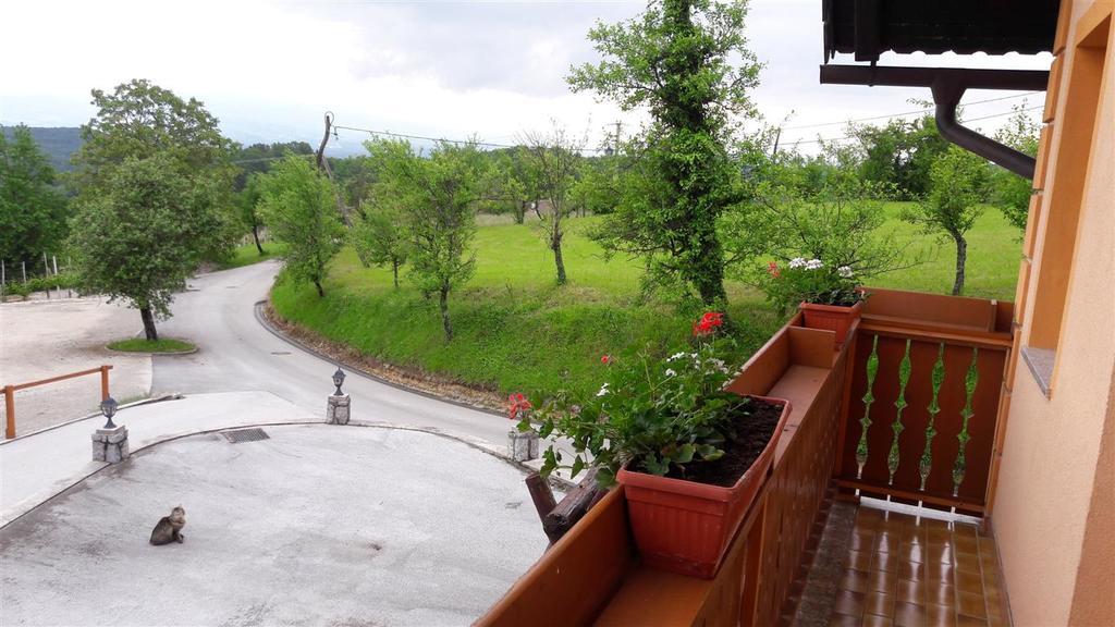 Ferienwohnung Tourist Farm Škrbina Otočec Exterior foto